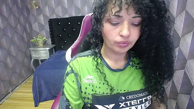 Snapshot of Sofiacowperx chatting on 01/25/25, 07:18 Sofiacowperx online show from 01/25/25, 07:18