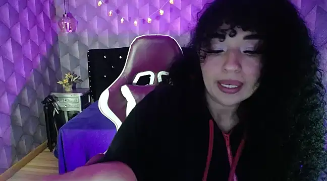 Snapshot of Sofiacowperx chatting on 02/14/25, 12:57 Sofiacowperx online show from 02/14/25, 12:57