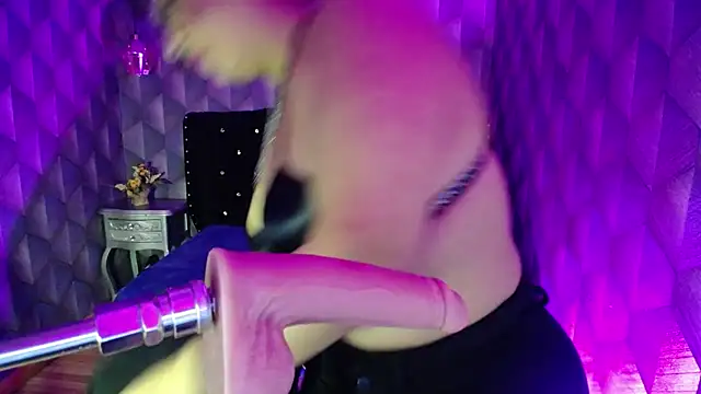 Snapshot of Sofiacowperx chatting on 02/18/25, 07:09 Sofiacowperx online show from 02/18/25, 07:09