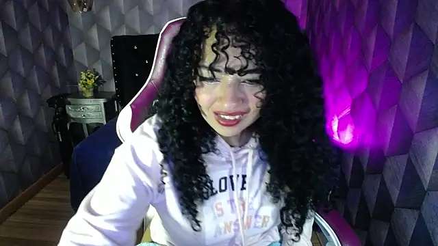 Snapshot of Sofiacowperx chatting on 02/24/25, 04:38 Sofiacowperx online show from 02/24/25, 04:38