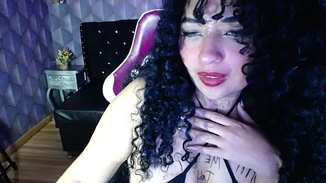 Snapshot of Sofiacowperx chatting on 02/24/25, 01:53 Sofiacowperx online show from 02/24/25, 01:53