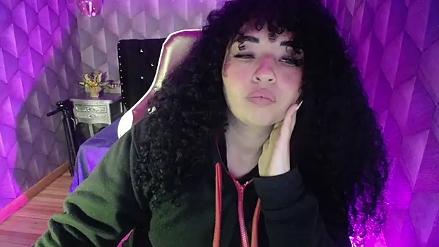 Snapshot of Sofiacowperx chatting on 02/27/25, 03:37 Sofiacowperx online show from 02/27/25, 03:37