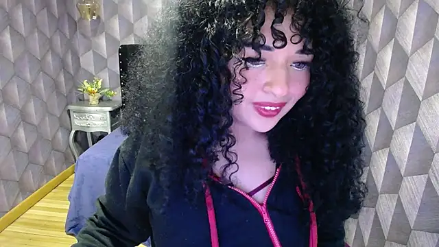 Snapshot of Sofiacowperx chatting on 03/02/25, 06:08 Sofiacowperx online show from 03/02/25, 06:08