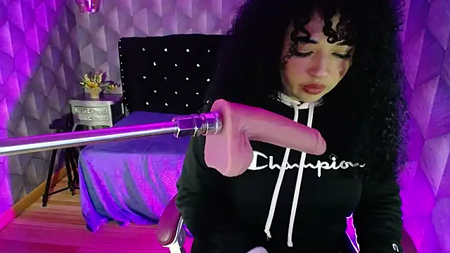 Snapshot of Sofiacowperx chatting on 03/03/25, 07:06 Sofiacowperx online show from 03/03/25, 07:06