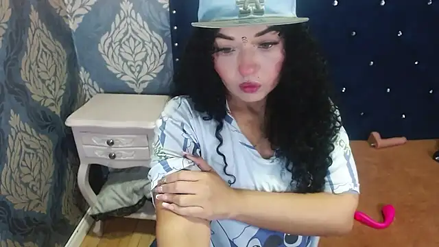 Snapshot of Sofiacowperx chatting on 10/14/25, 02:29 Sofiacowperx online show from 10/14/25, 02:29