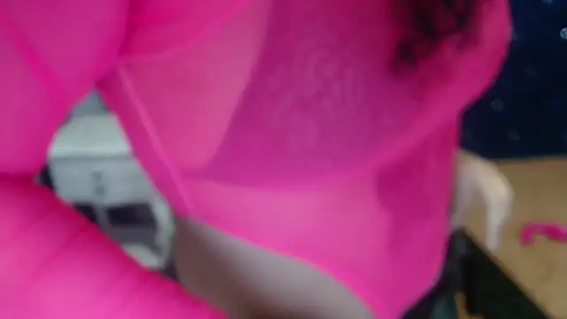 Snapshot of Sofiacowperx chatting on 10/23/25, 12:37 Sofiacowperx online show from 10/23/25, 12:37