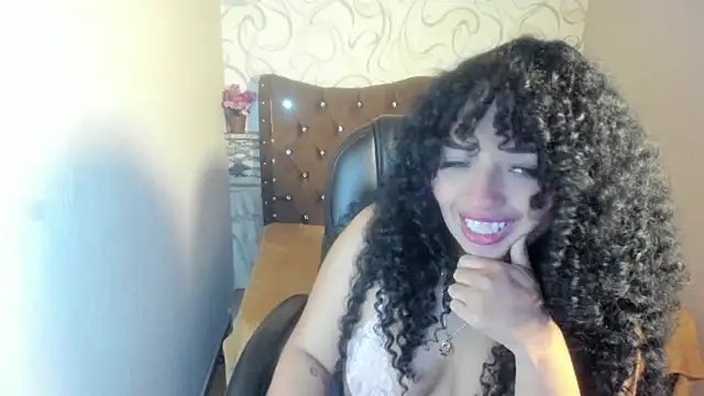 Snapshot of Sofiacowperx chatting on 11/22/25, 09:41 Sofiacowperx online show from 11/22/25, 09:41