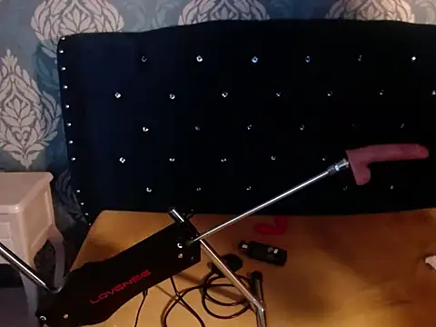 Snapshot of Sofiacowperx chatting on 11/25/25, 07:36 Sofiacowperx online show from 11/25/25, 07:36