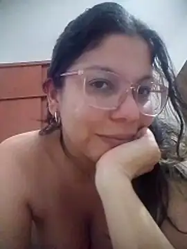 Carliina Soussa online show from 04/24/26, 12:02