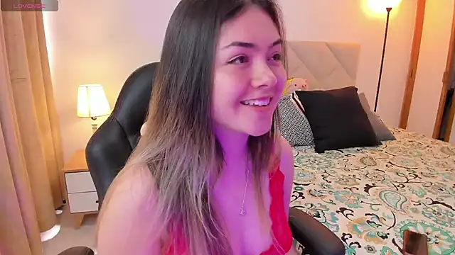 Lau Bee online show from 03/13/25, 02:55