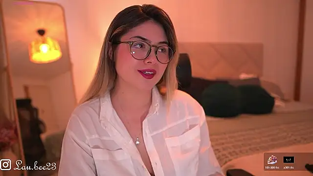 Snapshot of Lau_Bee chatting on 02/01/26, 04:49 Lau Bee online show from 02/01/26, 04:49