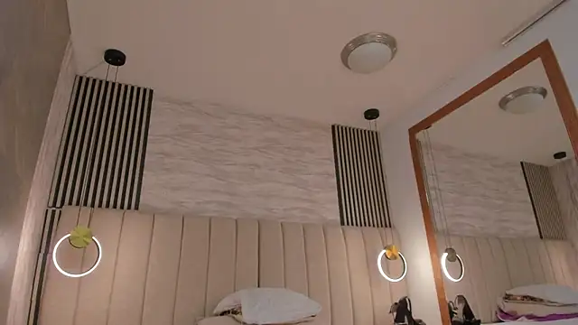 laura smith33 online show from 10/01/25, 02:23