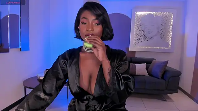 SavannahStorm online show from 02/07/25, 06:34