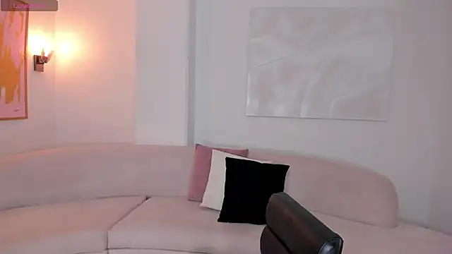 SavannahStorm online show from 10/19/25, 05:57