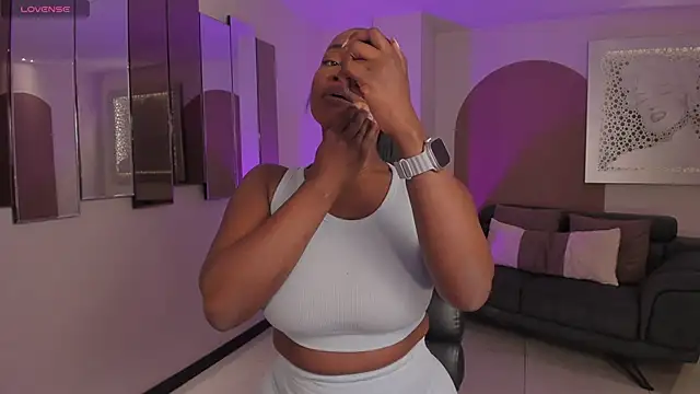 SavannahStorm online show from 12/03/25, 08:29