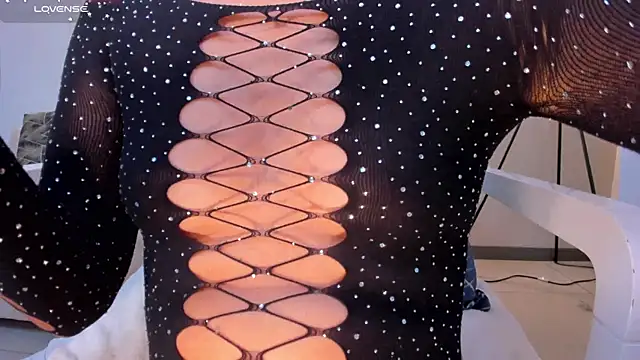 IsabellaHill  online show from 12/22/24, 08:36