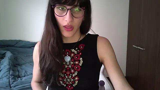 Snapshot of Alice_love29 chatting on 12/05/24, 08:44 Alice love29 online show from 12/05/24, 08:44