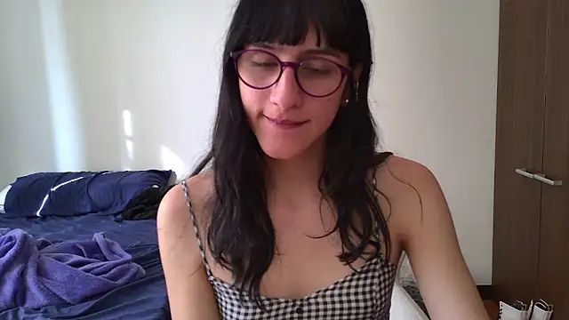 Snapshot of Alice_love29 chatting on 01/12/25, 08:47 Alice love29 online show from 01/12/25, 08:47