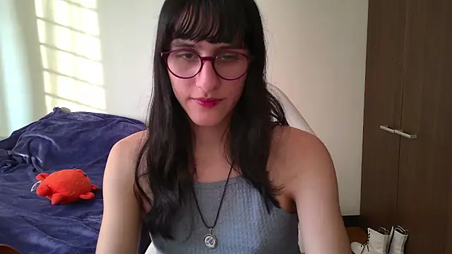 Snapshot of Alice_love29 chatting on 01/17/25, 10:23 Alice love29 online show from 01/17/25, 10:23