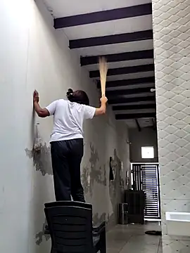 illay love online show from 10/13/25, 04:45