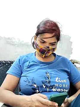 illay love online show from 10/15/25, 05:18