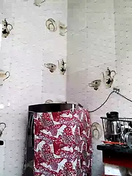 illay love online show from 11/30/25, 06:28