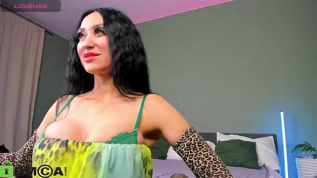 Margaret Clark  online show from 02/26/25, 01:19