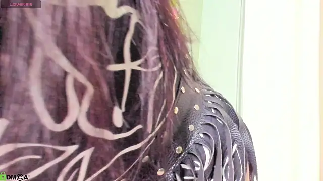 Margaret Clark  online show from 12/15/25, 11:25