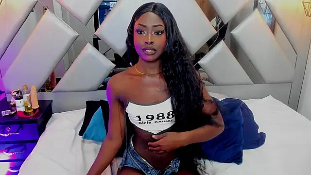 Snapshot of Nahomi-Hill chatting on 02/28/25, 09:01 Nahomi-Hill online show from 02/28/25, 09:01