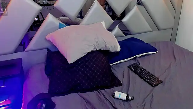 Snapshot of Nahomi-Hill chatting on 03/16/25, 01:38 Nahomi-Hill online show from 03/16/25, 01:38