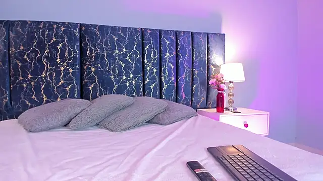 Sophia Lemos online show from 09/12/25, 01:22