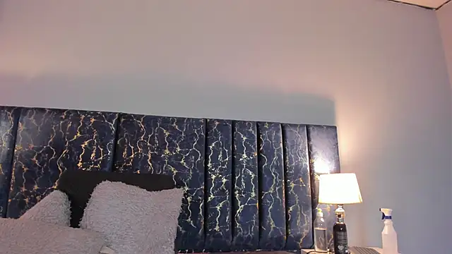 Sophia Lemos online show from 10/08/25, 01:31