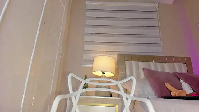 zoe sky  online show from 02/04/25, 02:43