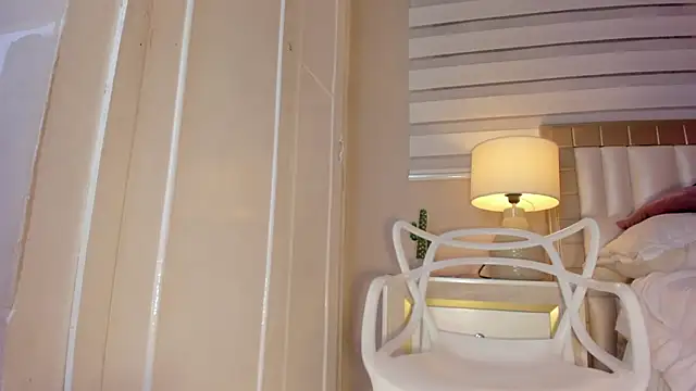 zoe sky  online show from 02/11/25, 11:54