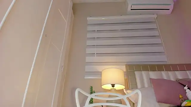 zoe sky  online show from 03/08/25, 05:43