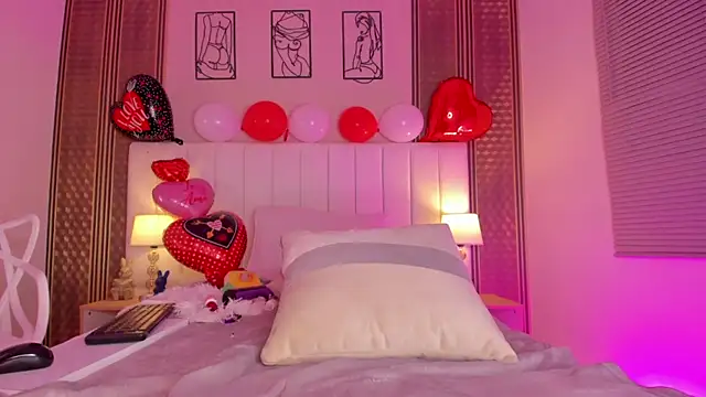 zoe sky  online show from 09/20/25, 11:50