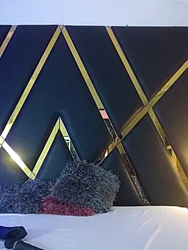 Adel Nesbiit online show from 10/06/25, 07:33