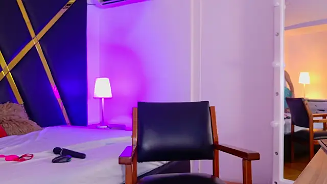 Adel Nesbiit online show from 04/10/26, 07:40