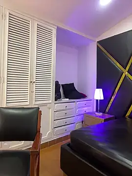 Adel Nesbiit online show from 04/20/26, 07:48