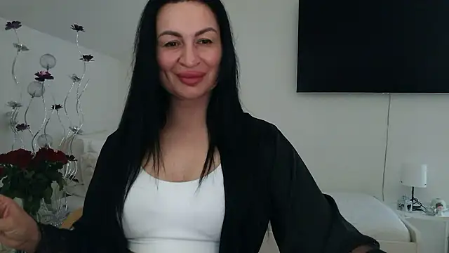 Snapshot of Helena7077 chatting on 02/19/25, 11:25 Helena7077 online show from 02/19/25, 11:25