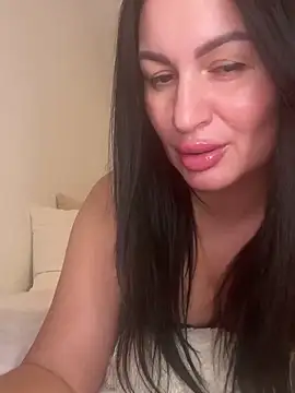 Helena7077 online show from 12/21/25, 10:17