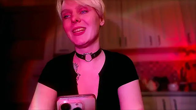 Snapshot of MissSeverina chatting on 10/31/25, 07:15 MissSeverina online show from 10/31/25, 07:15