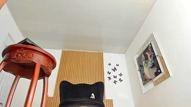 nathaly sara  online show from 10/24/25, 03:14