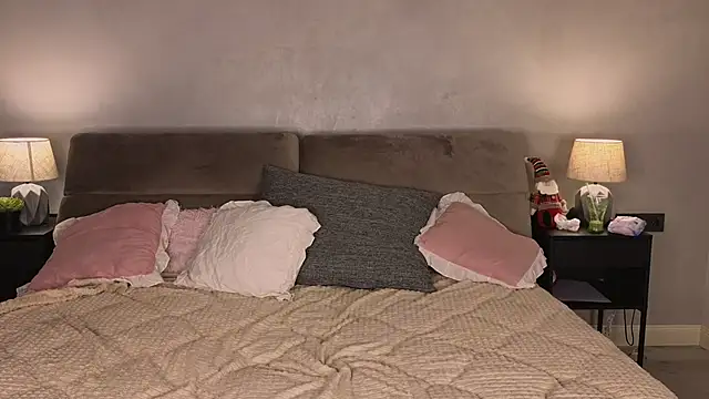 Snapshot of elfinvibes chatting on 01/14/25, 09:13 elfinvibes online show from 01/14/25, 09:13