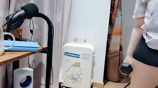 Snapshot of arena1357 chatting on 03/22/25, 06:36 arena1357 online show from 03/22/25, 06:36