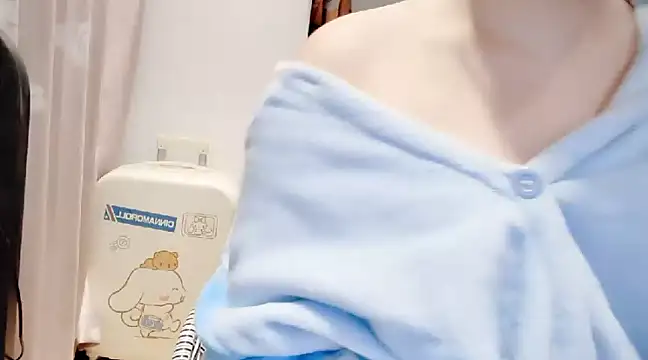 Snapshot of arena1357 chatting on 03/22/25, 09:42 arena1357 online show from 03/22/25, 09:42