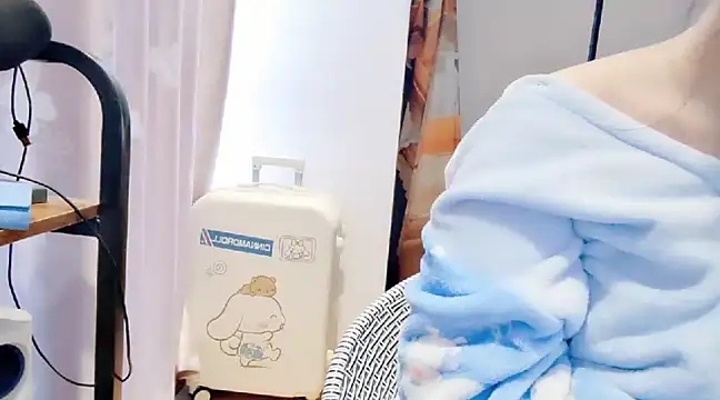 Snapshot of arena1357 chatting on 03/23/25, 12:47 arena1357 online show from 03/23/25, 12:47