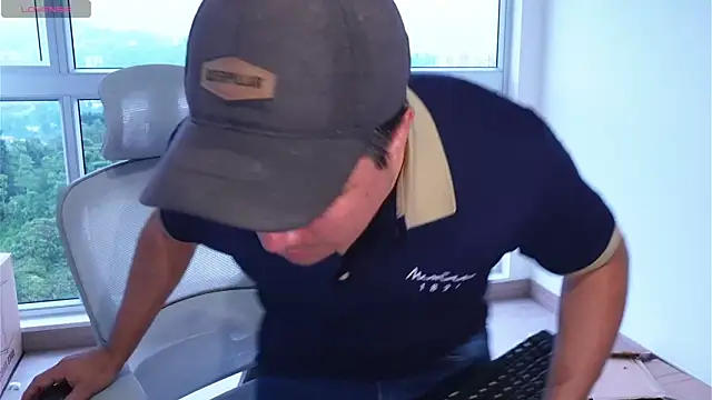 Snapshot of Jhonatan_Morales_S chatting on 02/08/25, 10:19 Jhonatan Morales S online show from 02/08/25, 10:19