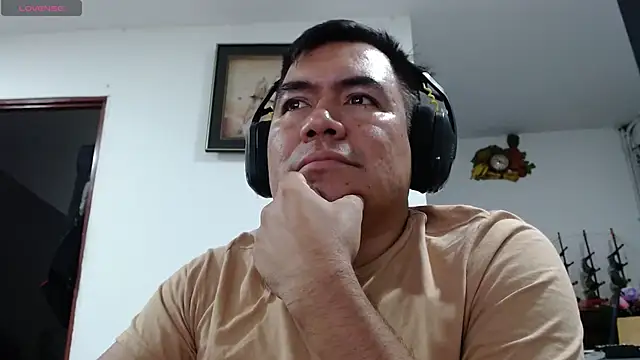 Snapshot of Jhonatan_Morales_S chatting on 03/05/26, 04:19 Jhonatan Morales S online show from 03/05/26, 04:19
