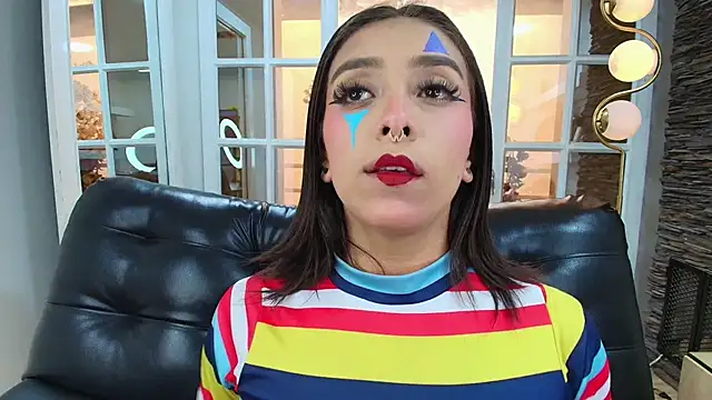 miss collins online show from 12/04/25, 05:43